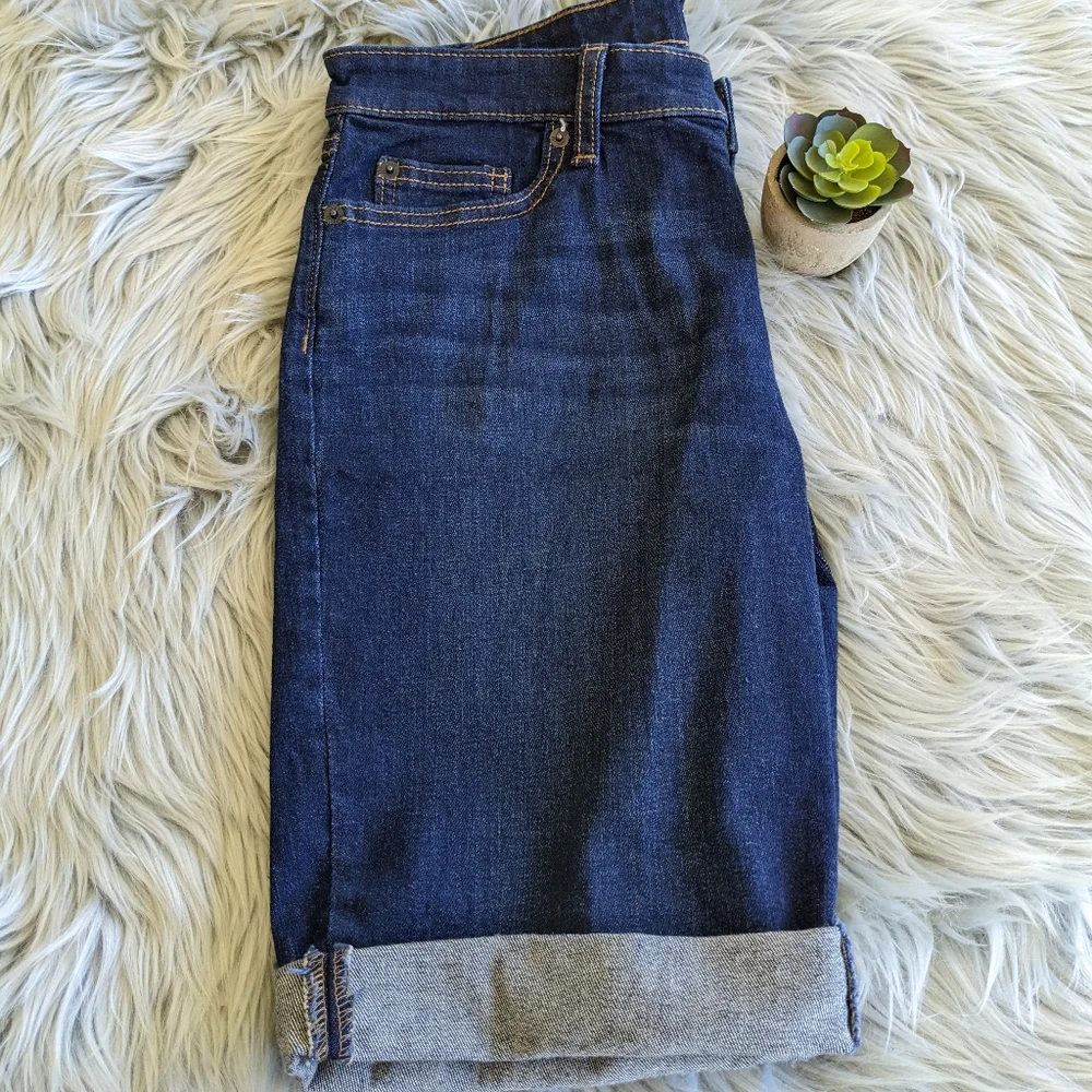GAP Jean Shorts ♥️ - Picture 3 of 8